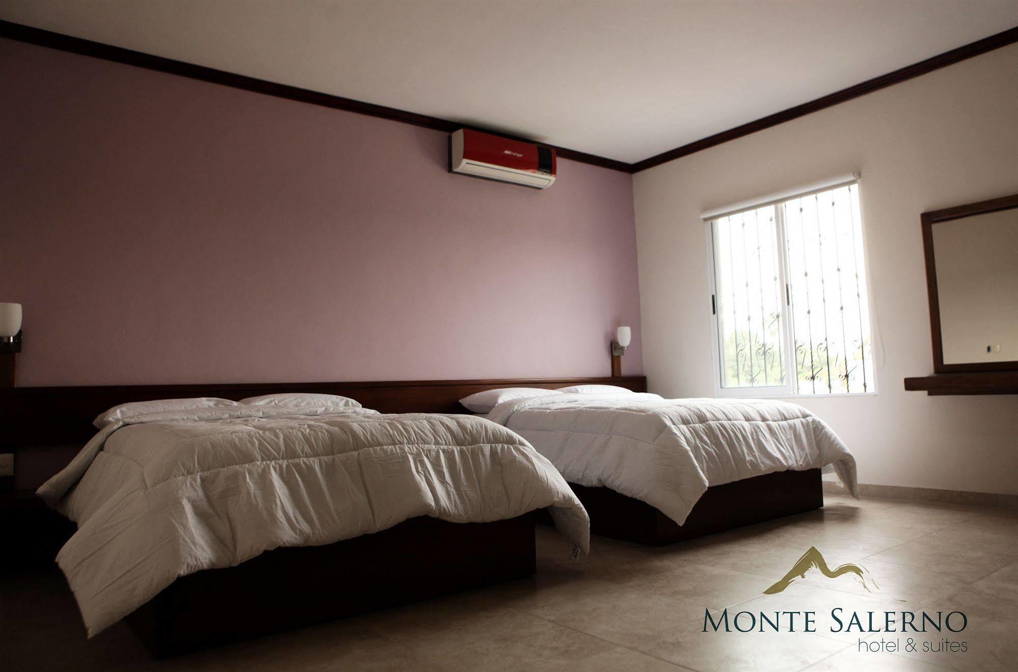 Monte Salerno Hotel & Suites มอนเตโมเรลอส ภายนอก รูปภาพ