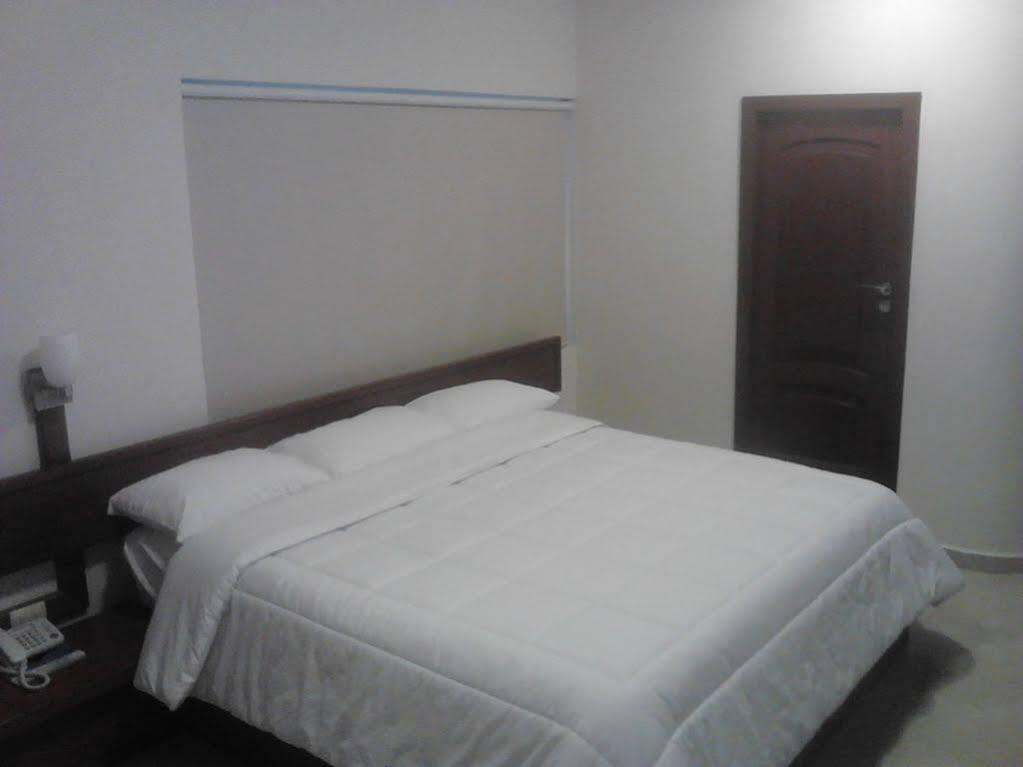 Monte Salerno Hotel & Suites มอนเตโมเรลอส ภายนอก รูปภาพ