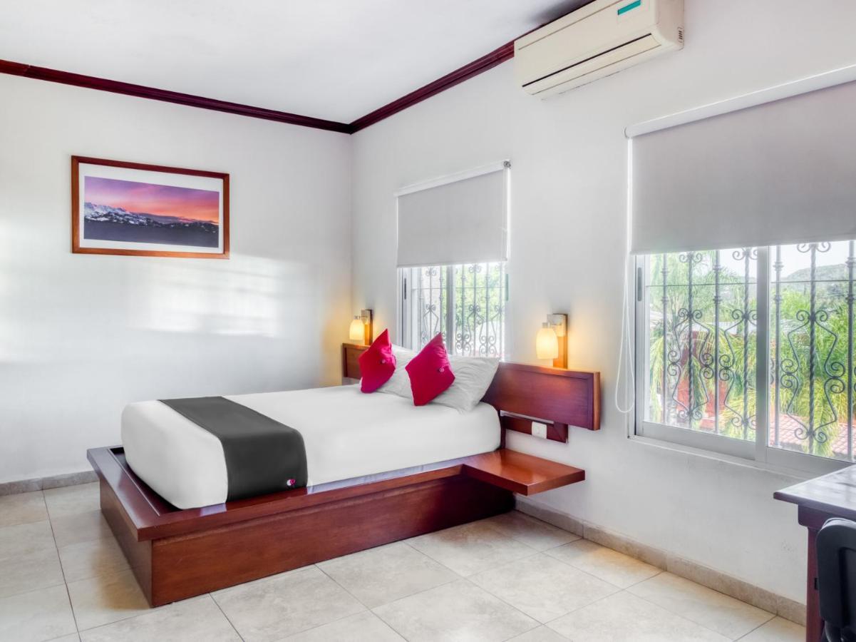 Monte Salerno Hotel & Suites มอนเตโมเรลอส ภายนอก รูปภาพ
